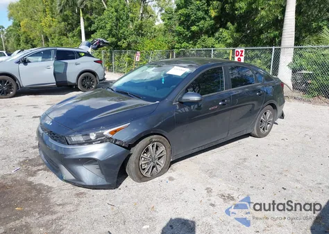 2024 Kia Forte Lxs z USA, uszkodzony, nr VIN 3KPF24AD1RE816913
